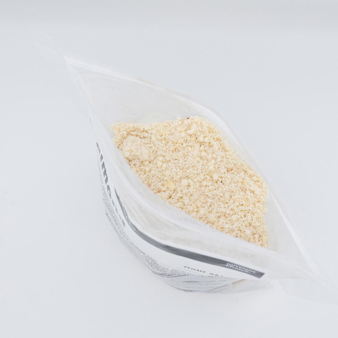 ALMONDS • skinless. flour. no additives.