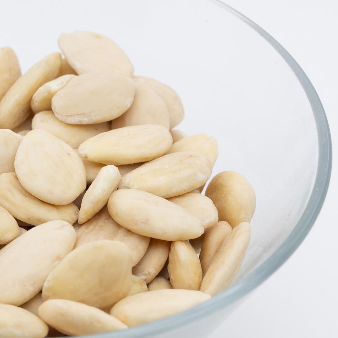 ALMONDS • skinless. no additives.