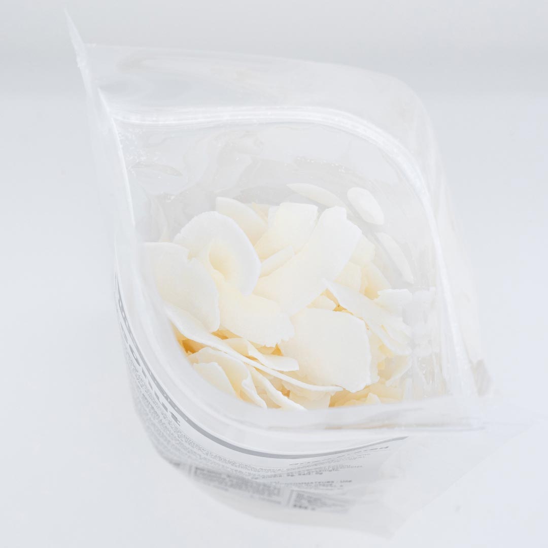 COCONUT • dried. slices. no additives.