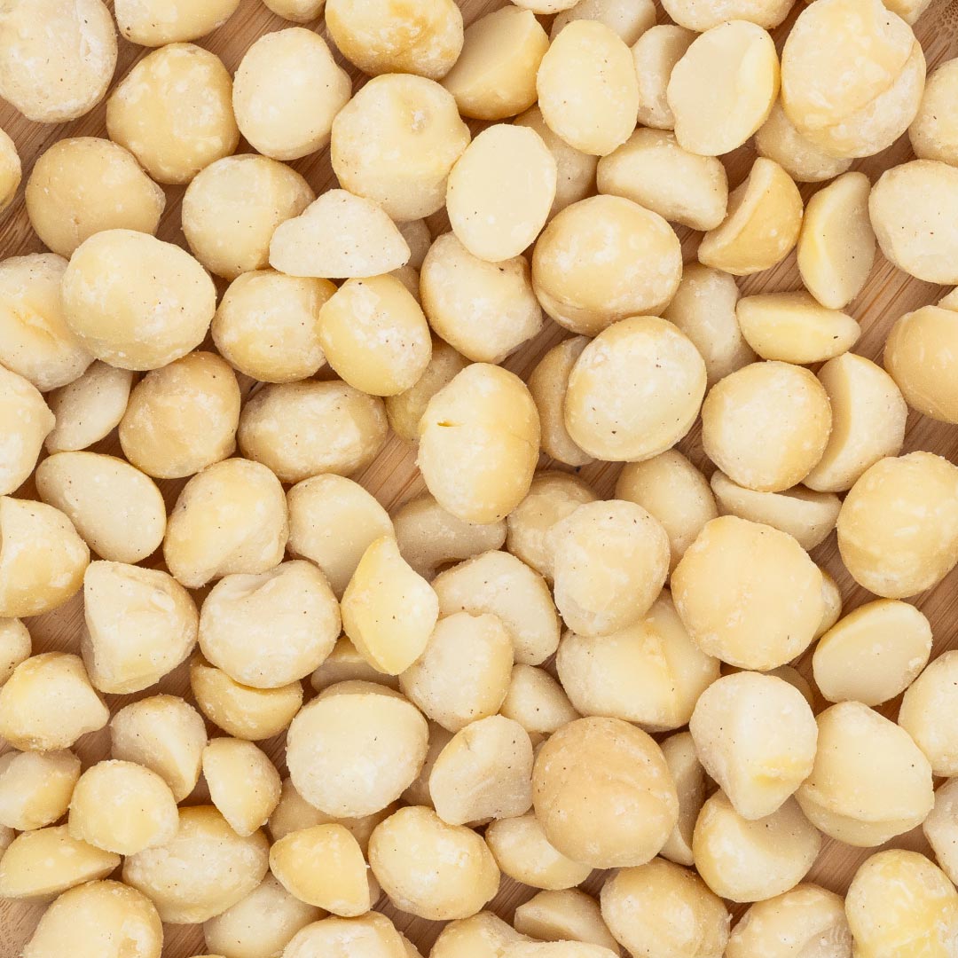 MACADAMIAS • no additives.