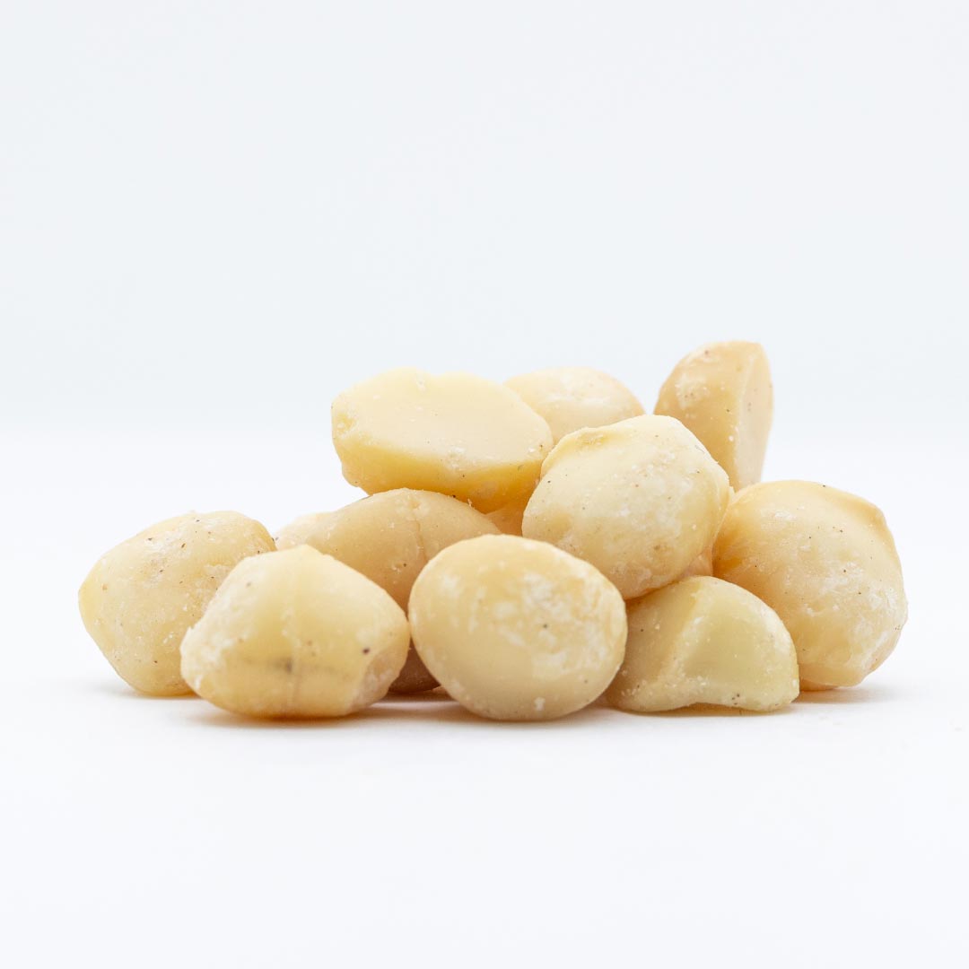 MACADAMIAS • no additives.