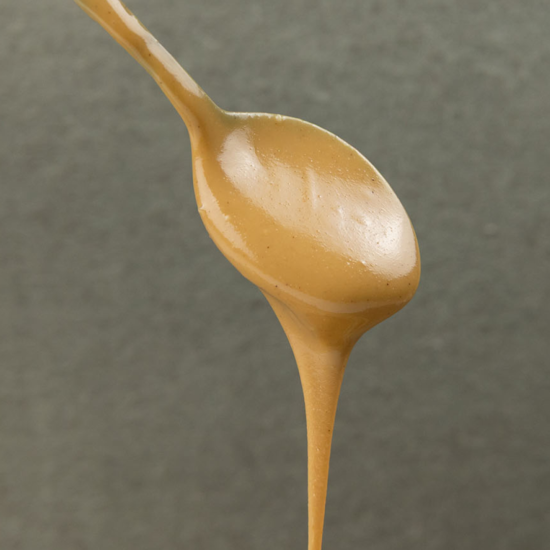 HAZELNUT + CASHEW • 50%50 creamy paste mix. skinless roasted kernels. no additives.