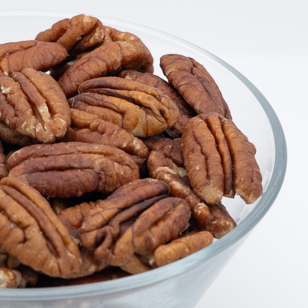 PECAN NUTS • halves. no additives.