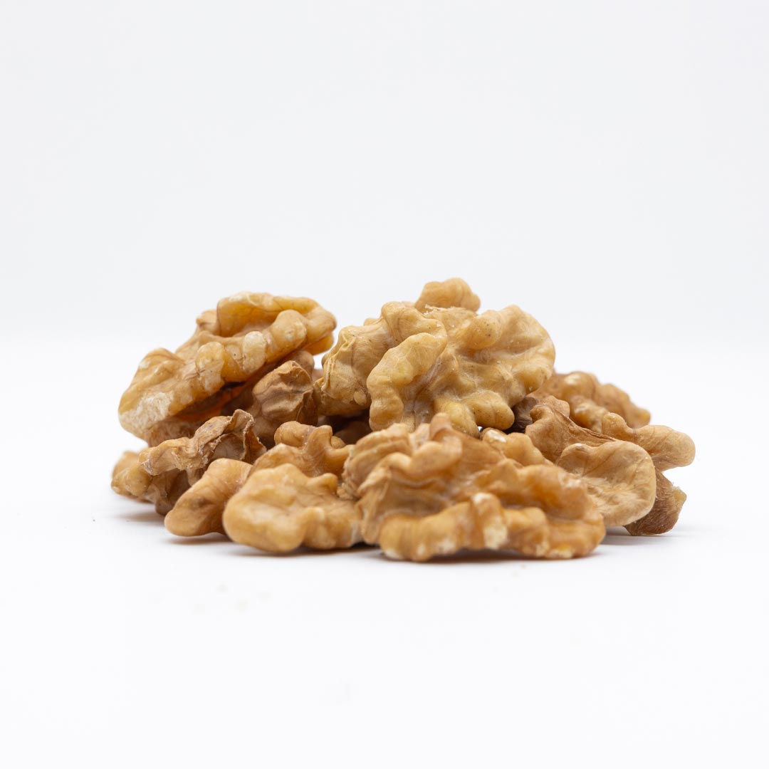 WALNUTS • halves. no additives.