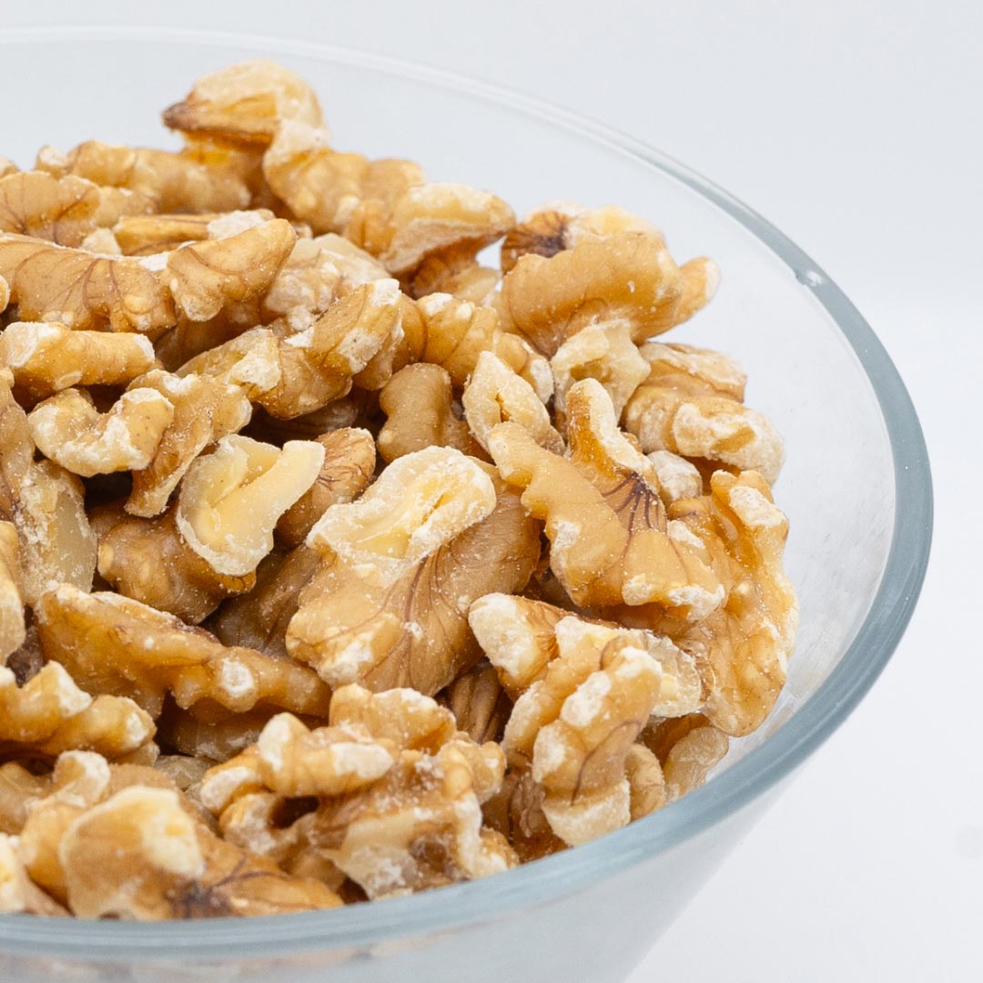 WALNUTS • quarters. no additives.